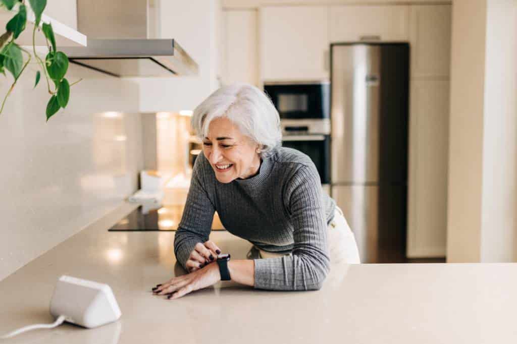 Les équipements téléassistance seniors personnes âgées